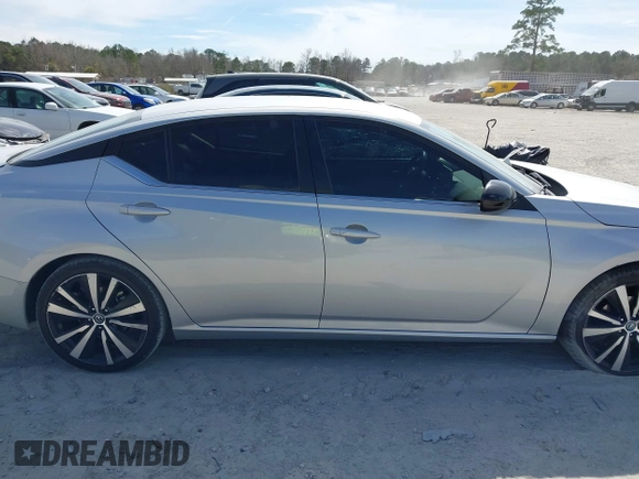 2022 Nissan Altima SR with VIN 1N4BL4CV1NN332933, listed as a IAAI auction lot 41718190 with 88,692 mi miles and . Bid and sale history available at carsss.com. Image 13.