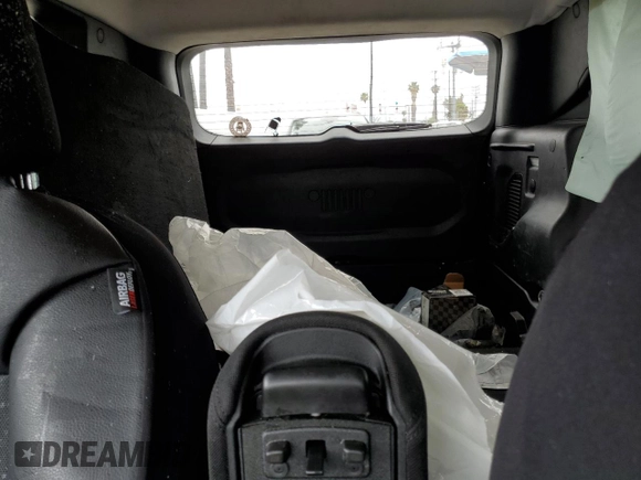 2020 Jeep Renegade Latitude z VIN ZACNJABB5LPL31028, wystawiony jako Copart lot #55539615 z przebiegiem 154 396 mil mil oraz Szkoda całkowita • Salvage title. Historia ofert i sprzedaży dostępna na DreamBid. Obrazek 10.