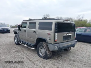 2004 Hummer H2 z VIN 5GRGN23U94H100078, wystawiony jako IAAI lot #42028741 z przebiegiem 106 795 mil mil oraz . Historia ofert i sprzedaży dostępna na DreamBid. Obrazek 3.