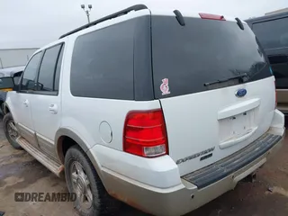 2005 Ford Expedition Eddie Bauer with VIN 1FMFU17585LA25879, listed as a IAAI auction lot 41694118 with 196,715 mi miles. Bid and sale history available at carsss.com. Image 3.