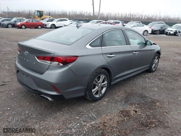 2019 Hyundai Sonata Sport with VIN 5NPE34AF2KH809108, listed as a IAAI auction lot 41476719 with 111,041 mi miles. Bid and sale history available at carsss.com. Image 4.