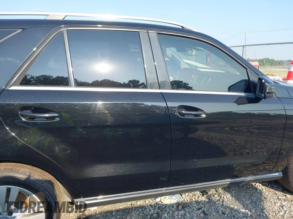 2014 Mercedes-Benz M 350 with VIN 4JGDA2EB8EA432840, listed as a IAAI auction lot 42606950 with 184,364 mi miles and . Bid and sale history available at DreamBid. Image 13.