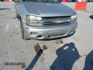 2006 Chevrolet TrailBlazer LS with VIN 1GNDT13S762231896, listed as a IAAI auction lot 40548299 with 229,861 mi miles and . Bid and sale history available at DreamBid. Image 6.