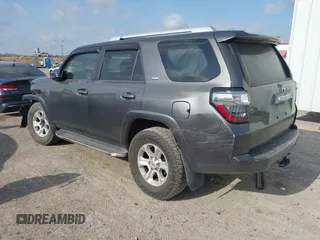 2014 Toyota 4Runner SR5 z VIN JTEZU5JR0E5071498, wystawiony jako IAAI lot #42050372 z przebiegiem 109 448 mil mil oraz . Historia ofert i sprzedaży dostępna na DreamBid. Obrazek 3.