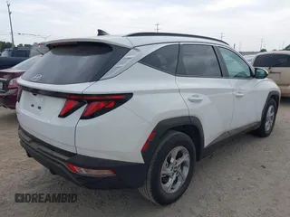 2024 Hyundai Tucson SEL with VIN 5NMJB3DE7RH427985, listed as a IAAI auction lot 42113557 with 18,181 mi miles. Bid and sale history available at carsss.com. Image 4.