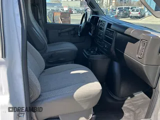 2020 GMC Savana Cargo Van with VIN 1GTW7AFG5L1123498, listed as a Copart auction lot 50631695 with 91,632 mi miles and Clean Title. Bid and sale history available at carsss.com. Image 5.