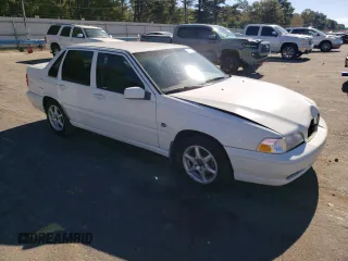 2000 Volvo S70 z VIN YV1LS61J4Y2625884, wystawiony jako Copart lot #82885414 z przebiegiem Nie podano mil oraz Szkody całkowita. Historia ofert i sprzedaży dostępna na DreamBid. Obrazek 4.