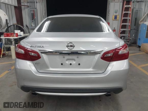 2018 Nissan Altima 2.5 SR with VIN 1N4AL3AP2JC299716, listed as a IAAI auction lot 41829131 with 39,741 mi miles. Bid and sale history available at carsss.com. Image 16.