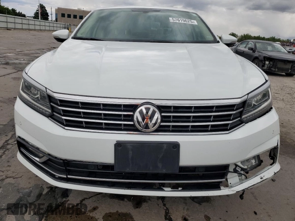 2018 Volkswagen Passat SE z VIN 1VWBA7A32JC021694, wystawiony jako Copart lot #57619625 z przebiegiem 113 172 mil mil oraz Szkoda całkowita • Salvage title. Historia ofert i sprzedaży dostępna na DreamBid. Obrazek 5.