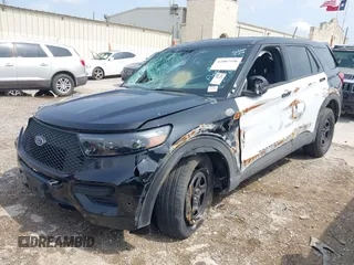 2023 Ford Police Interceptor Utility z VIN 1FM5K8AB5PGC00433, wystawiony jako IAAI lot #42087390 z przebiegiem Nie podano mil oraz . Historia ofert i sprzedaży dostępna na DreamBid. Obrazek 2.