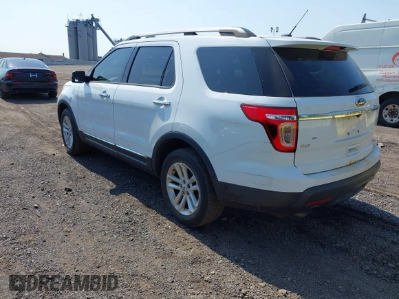 2013 Ford Explorer XLT z VIN 1FM5K7D8XDGB55639, wystawiony jako IAAI lot #42411258 z przebiegiem 321 720 mil mil oraz . Historia ofert i sprzedaży dostępna na DreamBid. Obrazek 3.