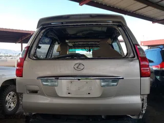 2008 Lexus GX 470 with VIN JTJBT20X580149408, listed as a IAAI auction lot 41589652 with 212,443 mi miles. Bid and sale history available at carsss.com. Image 17.