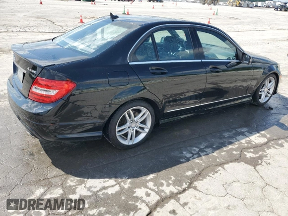 2012 Mercedes-Benz C 300 Sport z VIN WDDGF8BB1CR207366, wystawiony jako Copart lot #56564215 z przebiegiem 95 134 mil mil oraz Szkoda całkowita • Salvage title. Historia ofert i sprzedaży dostępna na DreamBid. Obrazek 3.