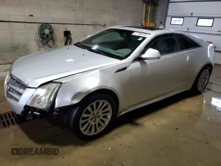 2011 Cadillac CTS Premium z VIN 1G6DS1ED3B0102752, wystawiony jako Copart lot #57709275 z przebiegiem 152 957 mil mil oraz Czysty tytuł • Clean title. Historia ofert i sprzedaży dostępna na DreamBid. Obrazek 1.