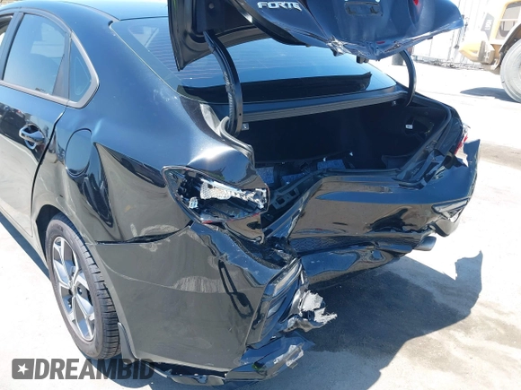 2021 Kia Forte LXS с VIN 3KPF24ADXME342033, выставлен на аукционе IAAI как лот 42666881 с пробегом 68 910 миль миль и . История ставок и продаж доступна на DreamBid. Изображение 6.