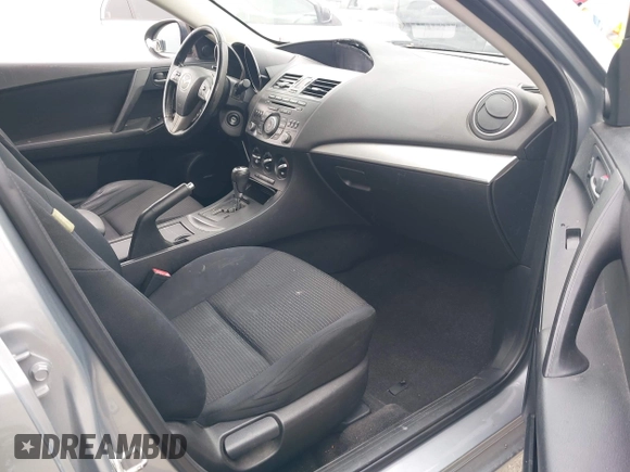 2012 Mazda 3 i Touring z VIN JM1BL1V85C1547347, wystawiony jako IAAI lot #42461435 z przebiegiem 141 842 mil mil oraz . Historia ofert i sprzedaży dostępna na DreamBid. Obrazek 5.