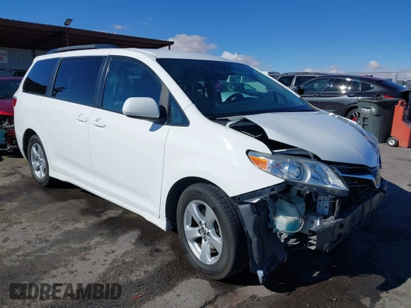 2018 Toyota Sienna LE Auto Access Seat with VIN 5TDKZ3DC9JS962977, listed as a IAAI auction lot 41312680 with 107,538 mi miles. Bid and sale history available at carsss.com. Image 1.