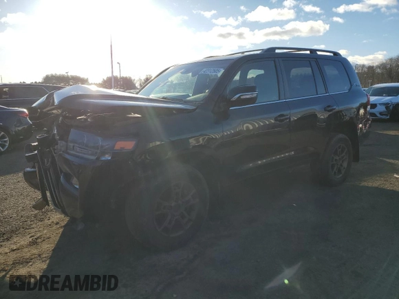 2020 Toyota Land Cruiser z VIN JTMCY7AJ4L4088909, wystawiony jako Copart lot #42312505 z przebiegiem 32 665 mil mil oraz Szkoda całkowita • Salvage title. Historia ofert i sprzedaży dostępna na DreamBid. Obrazek 1.
