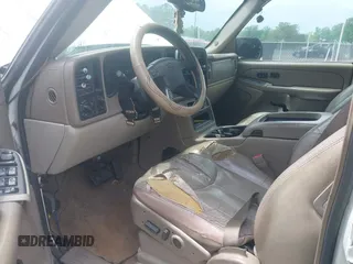 2004 Chevrolet Tahoe LT with VIN 1GNEC13ZX4J232416, listed as a IAAI auction lot 42125559 with 407,838 mi miles and . Bid and sale history available at DreamBid. Image 5.