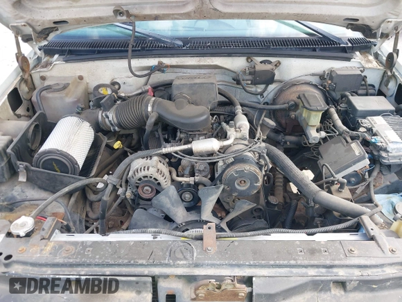 1998 Chevrolet Silverado 1500 with VIN 1GCEC19M7WE151745, listed as a IAAI auction lot 42161857 with 203,640 mi miles and . Bid and sale history available at DreamBid. Image 10.