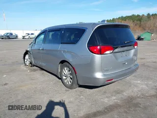 2017 Chrysler Pacifica Touring with VIN 2C4RC1DG1HR519085, listed as a IAAI auction lot 41053786 with 269,605 mi miles and . Bid and sale history available at DreamBid. Image 3.