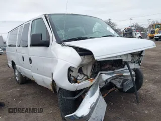 2003 Ford Econoline Passenger XL with VIN 1FBSS31L33HB31494, listed as a IAAI auction lot 41914572 with 156,993 mi miles. Bid and sale history available at carsss.com. Image 1.