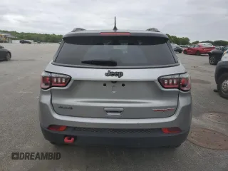 2021 Jeep Compass Trailhawk z VIN 3C4NJDDBXMT565063, wystawiony jako Copart lot #57620595 z przebiegiem 125 956 mil mil oraz Czysty tytuł • Clean title. Historia ofert i sprzedaży dostępna na DreamBid. Obrazek 6.
