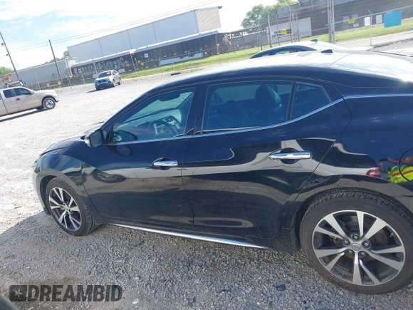 2016 Nissan Maxima SR z VIN 1N4AA6AP2GC426089, wystawiony jako IAAI lot #42314306 z przebiegiem 67 439 mil mil oraz . Historia ofert i sprzedaży dostępna na DreamBid. Obrazek 14.