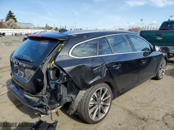 2015 Volvo V60 T5 Drive-E Platinum with VIN YV140MEM5F1231963, listed as a Copart auction lot 42265744 with 102,864 mi miles. Bid and sale history available at carsss.com. Image 3.