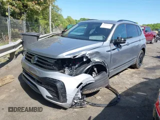 2024 Volkswagen Tiguan SE R-Line Black with VIN 3VV8B7AX3RM108710, listed as a IAAI auction lot 42032777 with 17,337 mi miles and . Bid and sale history available at DreamBid. Image 17.
