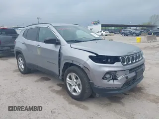 2023 Jeep Compass Latitude z VIN 3C4NJDBN3PT514117, wystawiony jako IAAI lot #41925688 z przebiegiem 50 468 mil mil oraz . Historia ofert i sprzedaży dostępna na DreamBid. Obrazek 6.