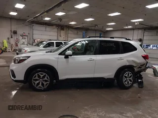 2019 Subaru Forester Premium with VIN JF2SKAGC3KH423315, listed as a IAAI auction lot 41216364 with 105,019 mi miles. Bid and sale history available at carsss.com. Image 15.