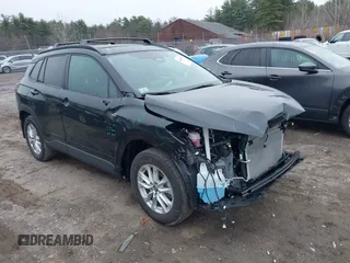 2024 Toyota Corolla Cross LE z VIN 7MUBAABG0RV109824, wystawiony jako IAAI lot #41843159 z przebiegiem 11 030 mil mil oraz . Historia ofert i sprzedaży dostępna na DreamBid. Obrazek 1.