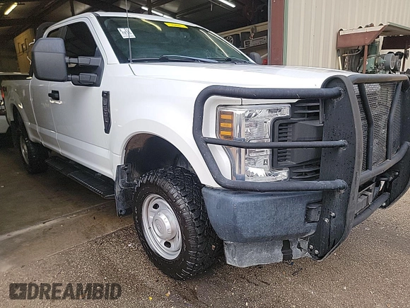2018 Ford F-250 XL with VIN 1FT7X2B66JEC27091, listed as a IAAI auction lot 42777784 with 179,289 mi miles and . Bid and sale history available at DreamBid. Image 3.