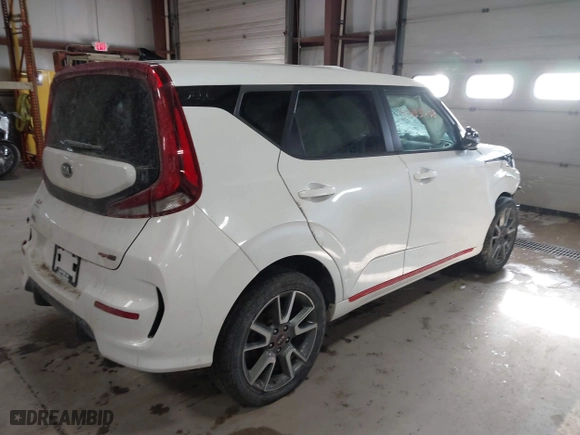 2020 Kia Soul GT-Line with VIN KNDJ63AU7L7028962, listed as a IAAI auction lot 41405208 with 73,589 mi miles. Bid and sale history available at carsss.com. Image 4.