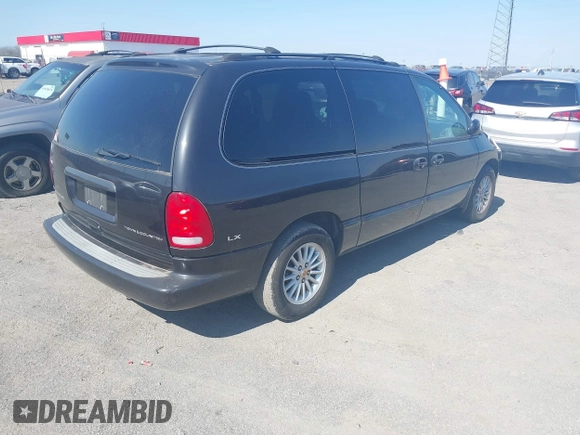 2000 Chrysler Town & Country LX with VIN 1C4GP44G6YB690782, listed as a IAAI auction lot 41661036 with 287,967 mi miles and . Bid and sale history available at DreamBid. Image 4.