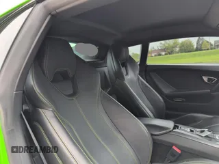 2015 Lamborghini Huracan z VIN ZHWUC1ZF7FLA03405, wystawiony jako Copart lot #57724465 z przebiegiem 31 953 mil mil oraz Tytuł czysty. Historia ofert i sprzedaży dostępna na DreamBid. Obrazek 6.