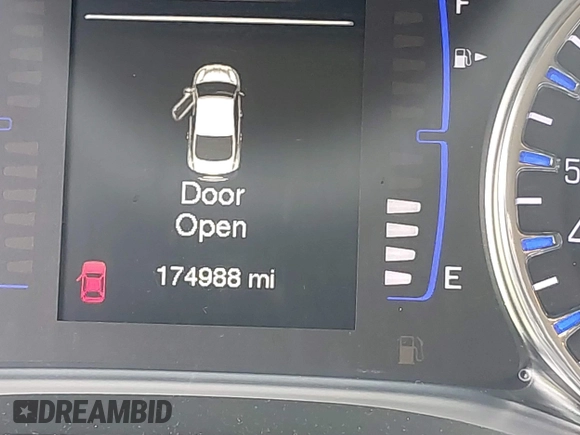 2016 Chrysler 200 Limited with VIN 1C3CCCAB5GN157031, listed as a IAAI auction lot 42121143 with 174,988 mi miles. Bid and sale history available at carsss.com. Image 15.