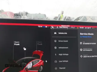 2018 Tesla Model 3 Long Range Battery z VIN 5YJ3E1EB7JF135199, wystawiony jako IAAI lot #41580853 z przebiegiem 131 774 mil mil oraz . Historia ofert i sprzedaży dostępna na DreamBid. Obrazek 17.