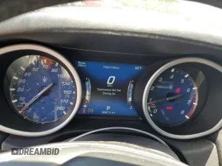 2018 Maserati Ghibli S Q4 z VIN ZAM57YTA0J1300472, wystawiony jako Copart lot #57342775 z przebiegiem 98 614 mil mil oraz Szkoda całkowita • Salvage title. Historia ofert i sprzedaży dostępna na DreamBid. Obrazek 9.