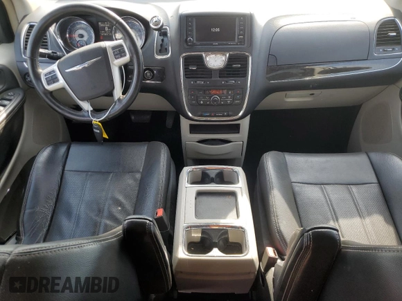 2015 Chrysler Town & Country Touring L with VIN 2C4RC1CG0FR513812, listed as a Copart auction lot 77467854 with 157,196 mi miles and Clean Title. Bid and sale history available at DreamBid. Image 8.