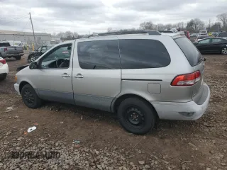 2003 Toyota Sienna CE with VIN 4T3ZF19CX3U523759, listed as a Copart auction lot 47987795 with 117,816 mi miles and Salvage Title. Bid and sale history available at carsss.com. Image 2.