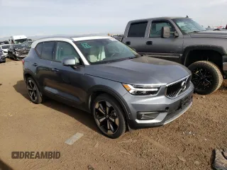 2019 Volvo XC40 Momentum with VIN YV4162UK2K2151808, listed as a Copart auction lot 51024643 with 28,113 mi miles and . Bid and sale history available at carsss.com. Image 4.