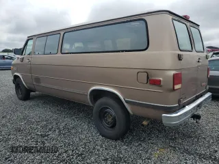 1995 GMC Rally z VIN 1GJGG39K6SF525508, wystawiony jako Copart lot #74144674 z przebiegiem Nie podano mil oraz Szkody całkowita. Historia ofert i sprzedaży dostępna na DreamBid. Obrazek 2.