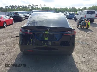 2016 Tesla Model X 70D z VIN 5YJXCAE29GF003478, wystawiony jako IAAI lot #41965737 z przebiegiem 105 930 mil mil oraz . Historia ofert i sprzedaży dostępna na DreamBid. Obrazek 16.