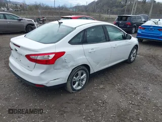 2014 Ford Focus SE with VIN 1FADP3F29EL424571, listed as a IAAI auction lot 41951096 with 88,486 mi miles. Bid and sale history available at carsss.com. Image 4.