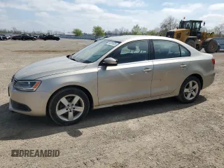 2012 Volkswagen Jetta SE with VIN 3VWDX7AJ6CM123314, listed as a Copart auction lot 55391825 with 176,155 mi miles and Clean title. Bid and sale history available at DreamBid. Image 1.
