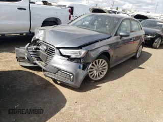 2017 Audi A3 e-tron Sportback Premium z VIN WAUUPBFF0HA040098, wystawiony jako Copart lot #67541104 z przebiegiem 17 164 mil mil oraz Szkoda całkowita • Salvage title. Historia ofert i sprzedaży dostępna na DreamBid. Obrazek 1.