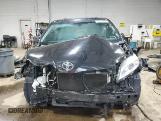 2017 Toyota Sienna XLE Auto Access Seat with VIN 5TDYZ3DC2HS819440, listed as a Copart auction lot 49140795 with Not provided miles and Salvage title. Bid and sale history available at DreamBid. Image 5.