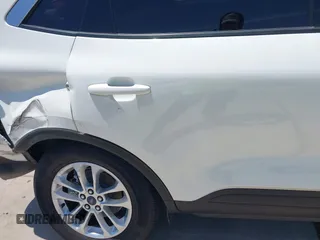 2022 Ford Escape SE z VIN 1FMCU9G60NUC01957, wystawiony jako IAAI lot #42221467 z przebiegiem 46 836 mil mil oraz . Historia ofert i sprzedaży dostępna na DreamBid. Obrazek 17.